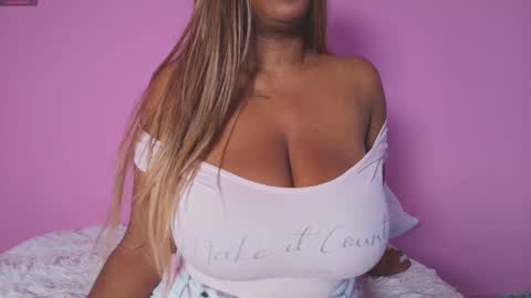 Snapshot of dulce_mariaahe chatting on November 2025 08:09:01 PM online show from November 2025 08:09:01 PM