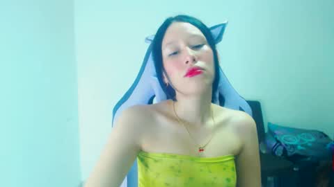 Snapshot of dulce_mauren chatting on February 2026 09:27:01 AM dulce_mauren online show from February 2026 09:27:01 AM