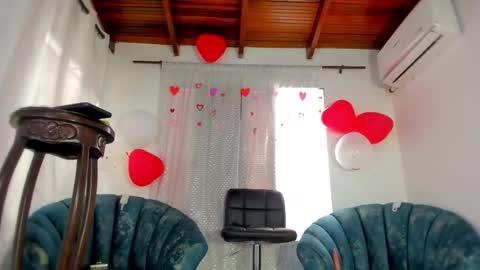 Snapshot of dulce_y_jhoselin chatting on February 2026 09:00:01 PM Dulce Y Jhoselin online show from February 2026 09:00:01 PM