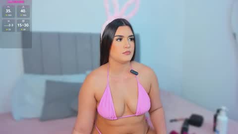 Snapshot of dulcehills_ chatting on October 2025 03:29:02 AM online show from October 2025 03:29:02 AM