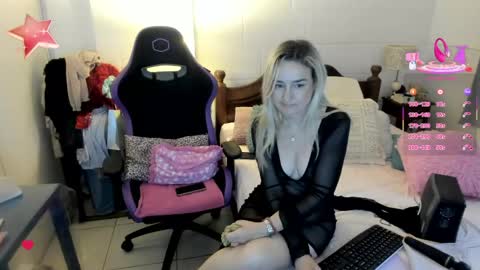 Sweetnina online show from April 2026 06:03:01 PM