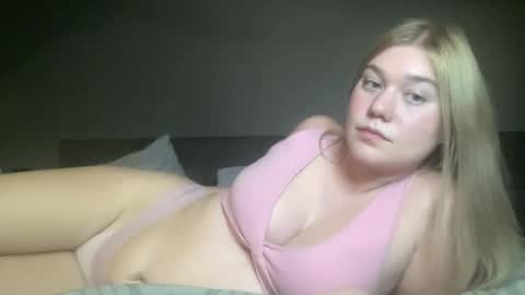 dumbblondexoxo online show from December 2024 02:56:02 AM