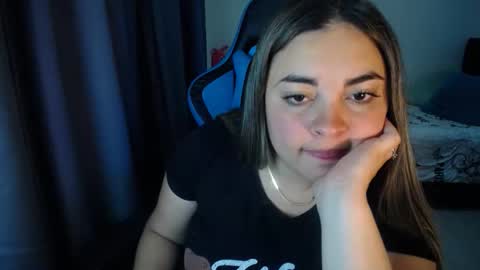 Snapshot of dumont_model chatting on February 2025 08:24:02 AM Nicole   online show from February 2025 08:24:02 AM