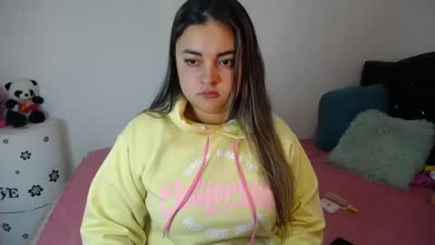 Snapshot of dumont_model chatting on February 2025 07:42:01 PM Nicole   online show from February 2025 07:42:01 PM