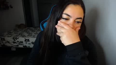 Snapshot of dumont_model chatting on October 2025 01:48:02 AM Nicole   online show from October 2025 01:48:02 AM