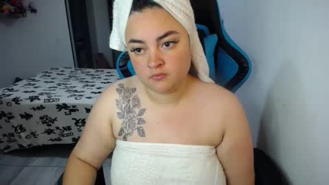 Snapshot of dumont_model chatting on October 2025 07:29:01 AM Nicole   online show from October 2025 07:29:01 AM