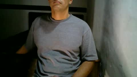 Snapshot of dumout33 chatting on January 2025 07:56:02 PM Sergio online show from January 2025 07:56:02 PM