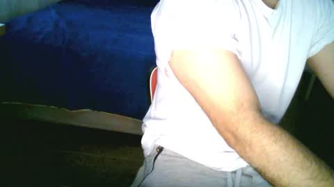 Snapshot of dumout33 chatting on October 2025 06:17:01 PM Sergio online show from October 2025 06:17:01 PM