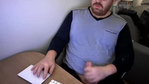 Snapshot of dupf127 chatting on February 2026 11:24:02 PM FloFrenchCurv288 online show from February 2026 11:24:02 PM