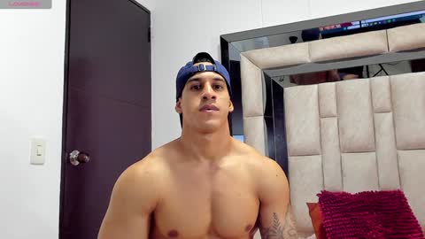 duran_dhikol1 online show from December 2024 11:19:01 PM