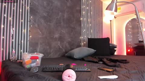 Duriel online show from December 2024 01:17:02 PM