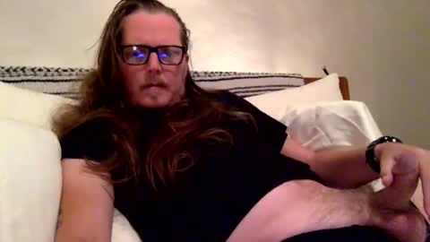 Snapshot of dustborn chatting on October 2025 06:54:01 AM DUSTBORN online show from October 2025 06:54:01 AM