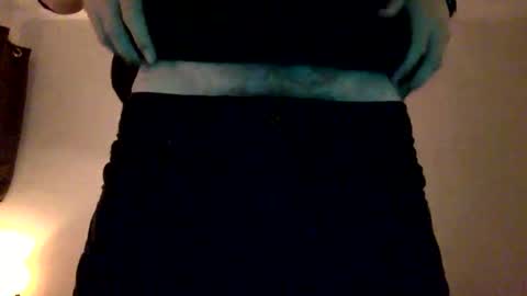 Snapshot of dustborn chatting on October 2025 05:55:01 AM DUSTBORN online show from October 2025 05:55:01 AM