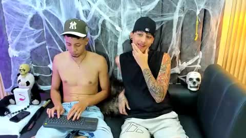 Snapshot of dustinandjordan chatting on October 2025 06:16:02 AM dustinandjordan online show from October 2025 06:16:02 AM