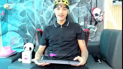 Snapshot of dustinandjordan chatting on October 2025 05:19:02 AM dustinandjordan online show from October 2025 05:19:02 AM