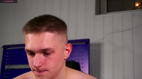 Snapshot of dustyn_fox chatting on December 2025 03:06:01 PM Dustyn online show from December 2025 03:06:01 PM