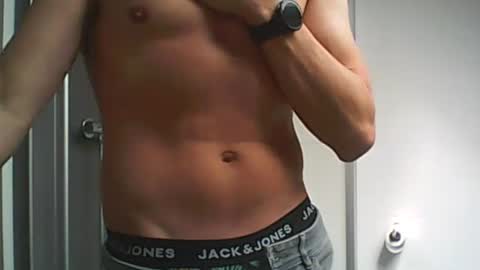 Snapshot of dutchtommy28 chatting on April 2026 12:25:02 PM Tommy online show from April 2026 12:25:02 PM