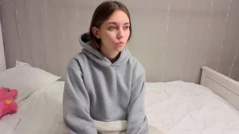 Snapshot of dutifulandwet chatting on March 2026 01:18:02 AM Noah online show from March 2026 01:18:02 AM