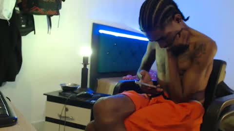 Snapshot of duvanf18 chatting on May 2026 02:39:01 AM Elburrito online show from May 2026 02:39:01 AM