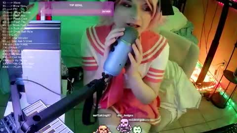 DvaDaisy online show from October 2025 09:36:01 PM