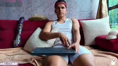 Snapshot of dwayne_brown chatting on October 2025 07:08:01 PM dwayne_brown online show from October 2025 07:08:01 PM