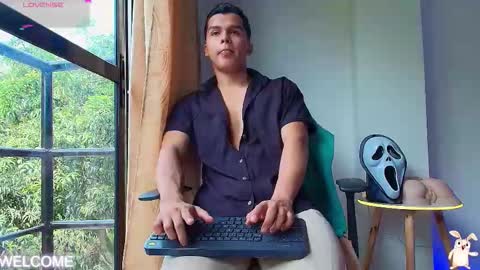 Snapshot of dwayne_brown chatting on October 2025 02:12:01 PM dwayne_brown online show from October 2025 02:12:01 PM