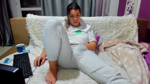 Snapshot of dyanakaylin chatting on January 2025 04:48:02 AM dayana online show from January 2025 04:48:02 AM