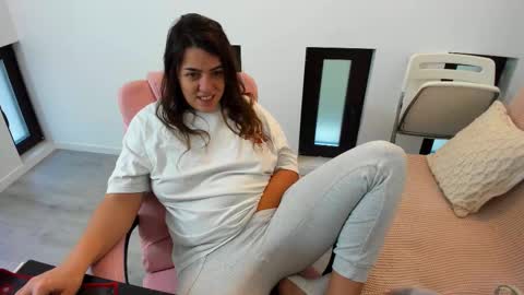 Snapshot of dyanakaylin chatting on November 2025 05:32:02 AM dayana online show from November 2025 05:32:02 AM