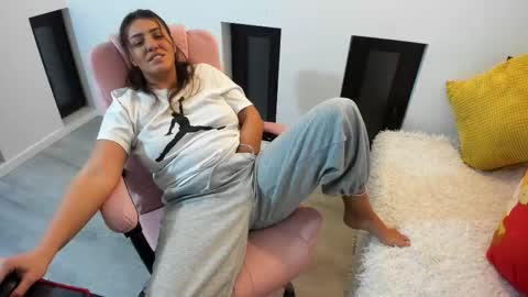 Snapshot of dyanakaylin chatting on November 2025 04:59:02 AM dayana online show from November 2025 04:59:02 AM