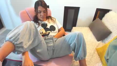 Snapshot of dyanakaylin chatting on December 2025 05:26:01 AM dayana online show from December 2025 05:26:01 AM