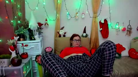 Snapshot of dyannelovee chatting on January 2025 09:14:02 PM Dyanne online show from January 2025 09:14:02 PM