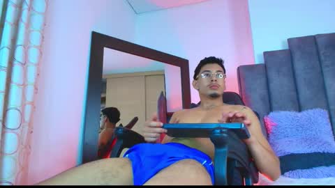 Snapshot of dylan_beltran chatting on September 2025 02:33:01 AM BELTRAN online show from September 2025 02:33:01 AM