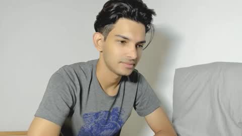 Snapshot of dylan_hoot chatting on September 2025 06:32:02 PM Dylan online show from September 2025 06:32:02 PM