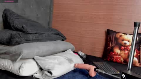 Snapshot of dylan_wolf98 chatting on November 2025 10:09:02 PM dylan_wolf98 online show from November 2025 10:09:02 PM