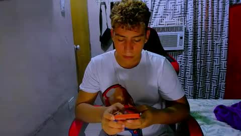 Snapshot of dylan_yvt chatting on January 2025 03:50:01 PM yohe online show from January 2025 03:50:01 PM