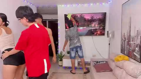 Snapshot of dylanbisex_hot chatting on December 2024 05:42:02 PM Mod Dylan Lilith Alan and Drake online show from December 2024 05:42:02 PM