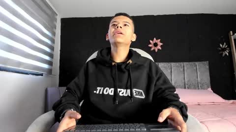 dylanroyce_ online show from March 2026 12:38:01 PM