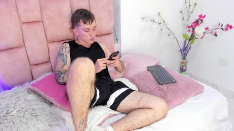 Snapshot of dylanwhite23 chatting on January 2025 02:30:01 AM ---DYLAN--- online show from January 2025 02:30:01 AM