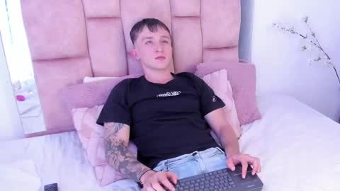 Snapshot of dylanwhite23 chatting on February 2025 08:47:02 AM ---DYLAN--- online show from February 2025 08:47:02 AM