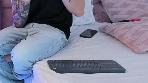 Snapshot of dylanwhite23 chatting on March 2025 03:26:02 AM ---DYLAN--- online show from March 2025 03:26:02 AM