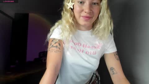 Snapshot of e___lisa chatting on December 2024 03:11:02 AM fansly - yourbestbaby online show from December 2024 03:11:02 AM