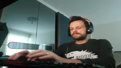 Snapshot of eaglecrm chatting on January 2025 09:57:02 AM eaglecrm online show from January 2025 09:57:02 AM