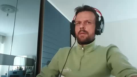 Snapshot of eaglecrm chatting on October 2025 01:28:01 PM eaglecrm online show from October 2025 01:28:01 PM