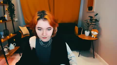 Snapshot of earl_lunar chatting on January 2025 09:28:01 PM Earl online show from January 2025 09:28:01 PM