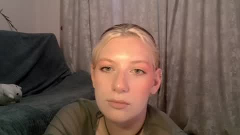 Snapshot of earn_my_lily chatting on June 2026 09:14:01 AM Lily online show from June 2026 09:14:01 AM