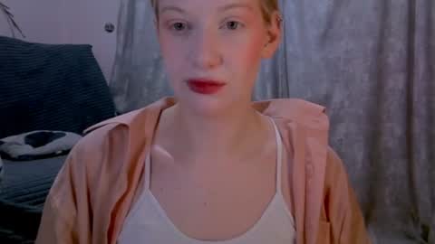 Snapshot of earn_my_lily chatting on July 2026 08:06:01 AM Lily online show from July 2026 08:06:01 AM