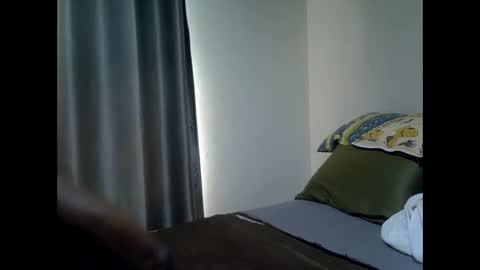 east_queen online show from November 2025 10:15:02 AM