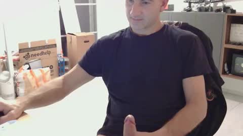 Andrew online show from November 2025 09:21:02 PM