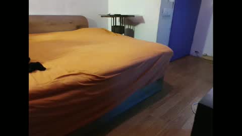 shy yoong cross online show from February 2025 01:45:02 AM