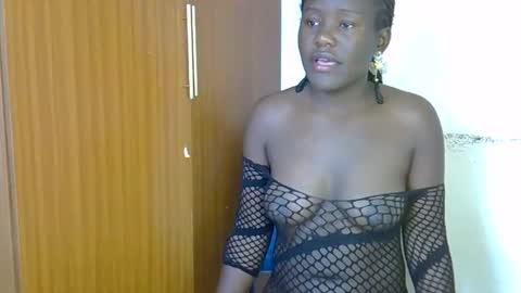 Snapshot of ebonnyqueeen chatting on December 2025 12:14:02 PM Queen online show from December 2025 12:14:02 PM